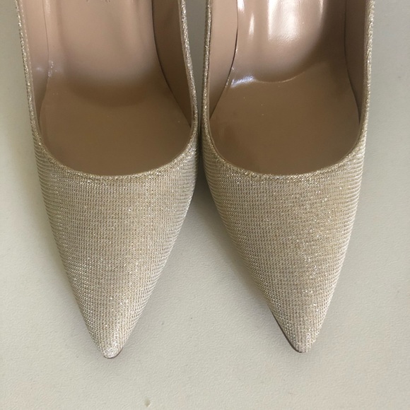 NIB $695 MANOLO BLAHNIK BB  Stiletto Pumps in Champagne - size 36.5! - Picture 5 of 14